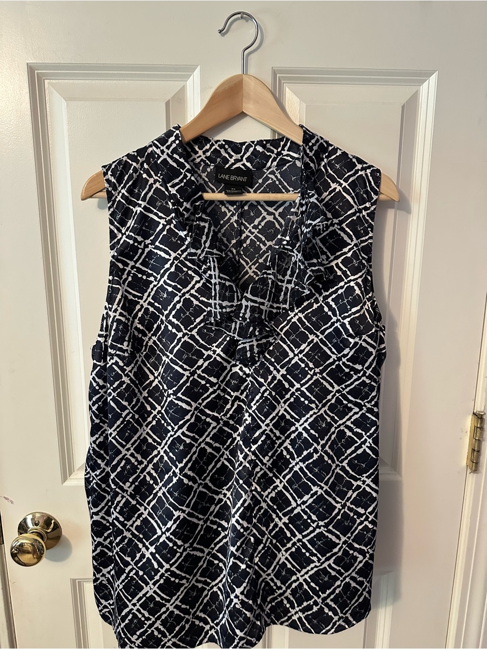 Lane Bryant Navy and White Geometric Print Sleeveless Camisole